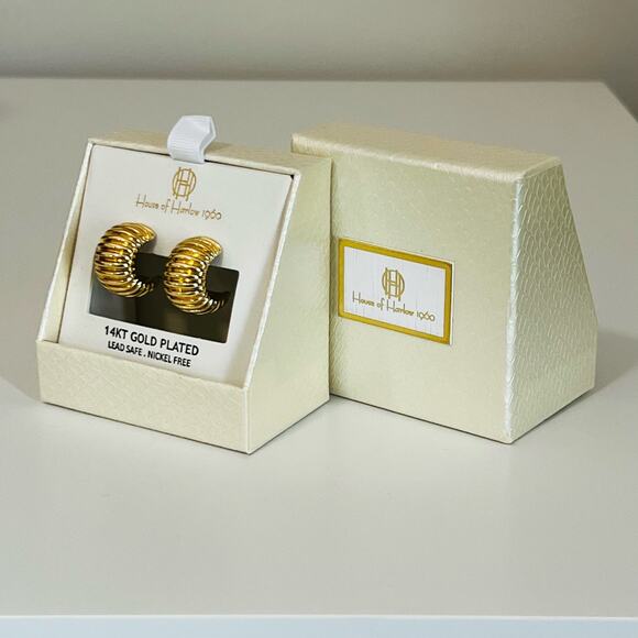 New House of Harlow 1960 Scollop Huggie Hoop Earrings in 14K Gold - Picture 5 of 5